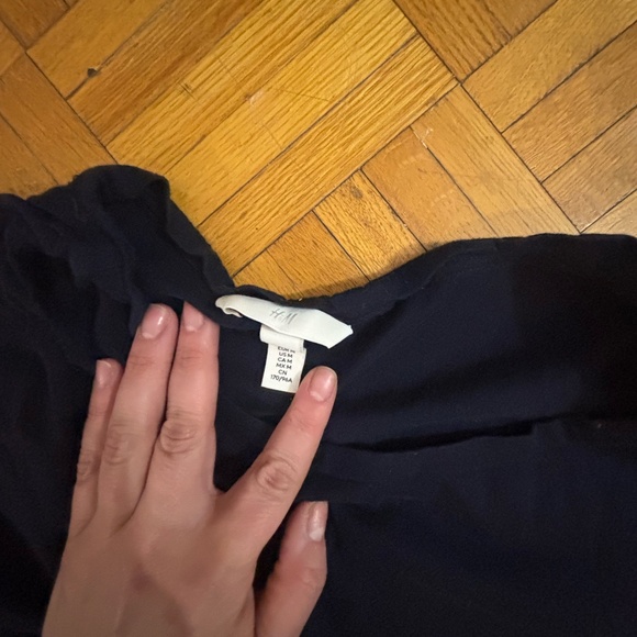 scope neck h&m navy cap sleeve tshirt * accepting offers - Picture 2 of 3